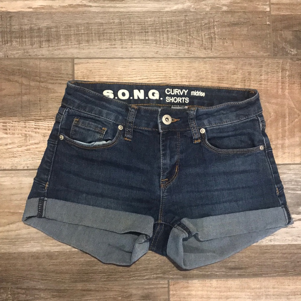 Song Junior shorts, curvy mid-rise size 1/25